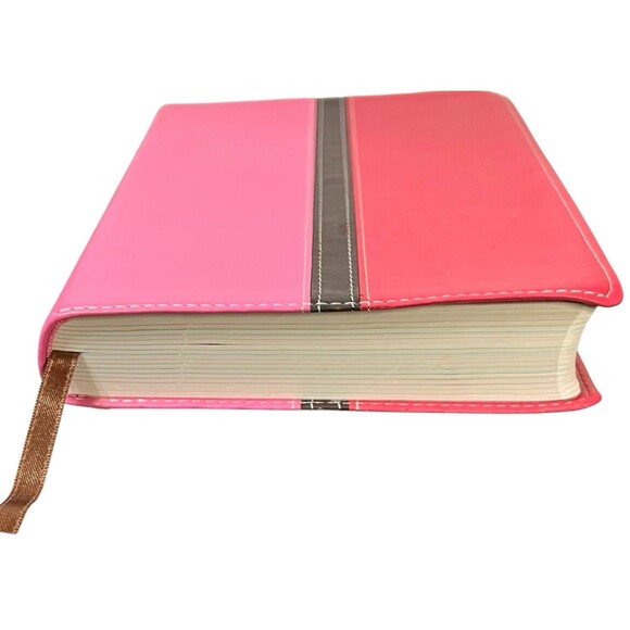 Busy Mom’s Bible New International Version 2011 NIV Pink Red Leather Soft Daily - Picture 10 of 16